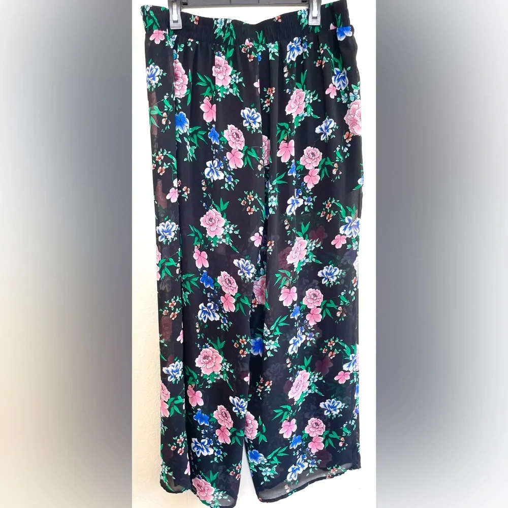 Sold Torrid Floral Black Chiffon Airy Beach Pants w/ Short Lining Size: 1X Plus - Picture 6 of 10